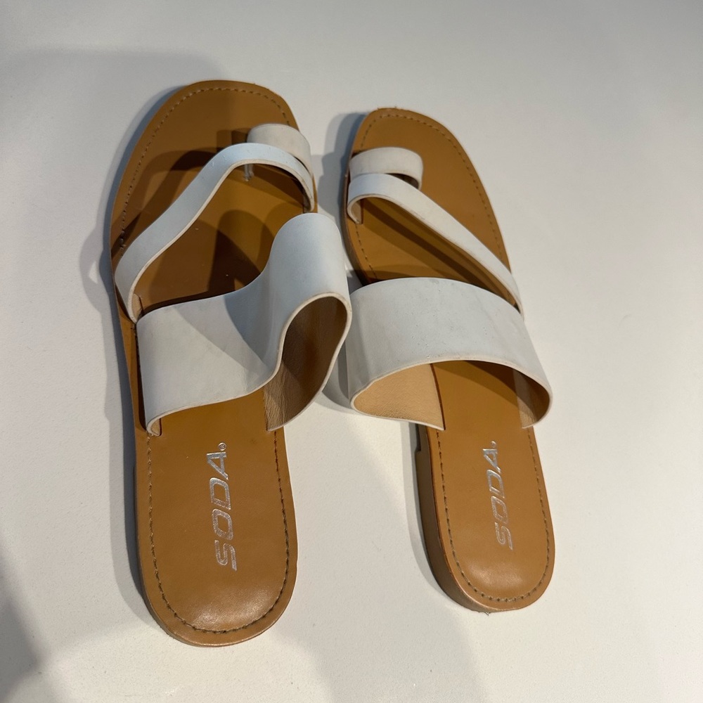 SODA women’s sandals size 9